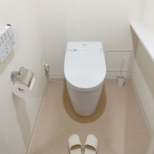 色数を絞ればシンプルなトイレのできあがり♪