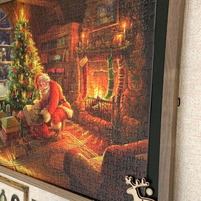 一手間でダイソーコルクボードがパズルフレームに!(600ピース)