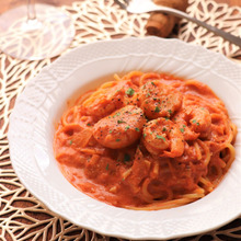 オイスターソースが隠し味☆海老と帆立の贅沢トマトクリームパスタ