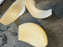 ニンニクの皮、アレを使えば一発でした!台所に絶対ある秘密兵器とは?