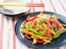 【くらし薬膳】疲労回復におすすめ☆ピーマンとじゃがいものチンジャオロース風~気血を補う薬膳