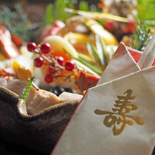 飾り葉「かいしき」でおせち料理が映える!秋のうちに紅葉を保存して使おう。