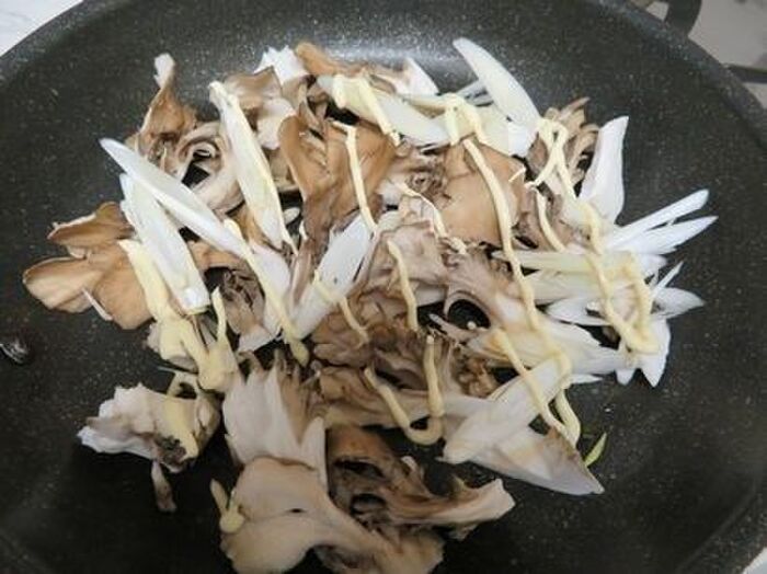 1.長ねぎと舞茸を炒める
