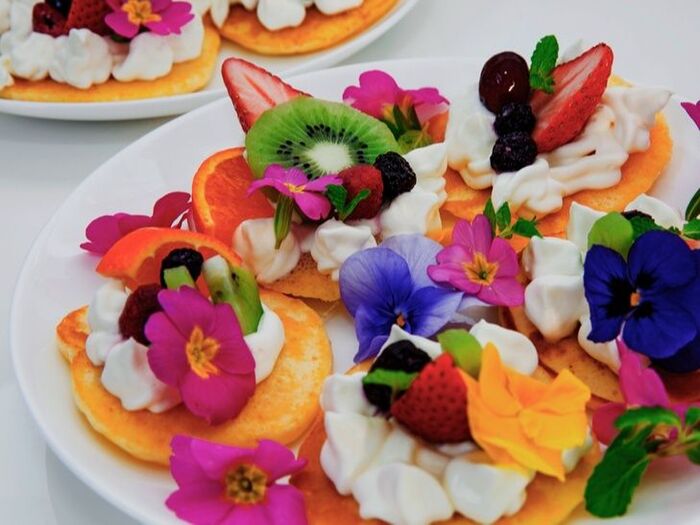食卓を彩る花と緑のもてなし