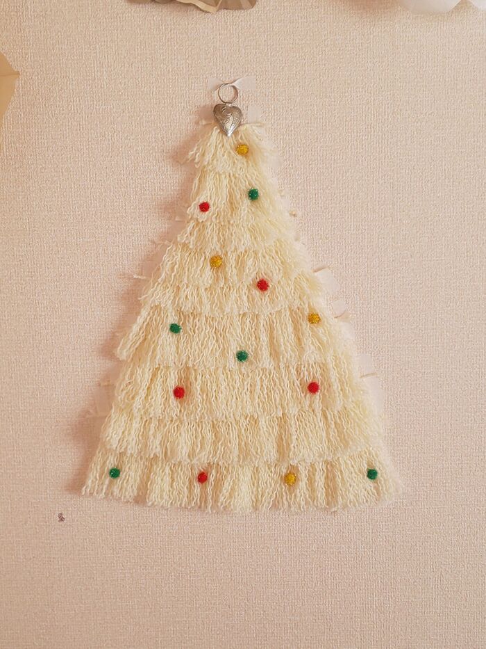 毛糸でクリスマスツリーを☆
