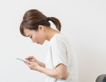更年期の老け胸や肩こりを改善!「巻き肩」に効果的な肩甲骨ストレッチ実践メニュー