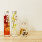 おしゃれなハーバリウムを手作りで!100均で材料をそろえてもOK