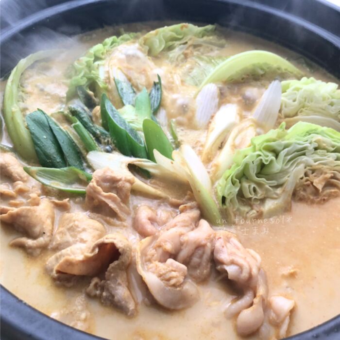 【寒い日にお鍋でポカポカ風邪予防!】半玉キャベツのミルクカレー鍋 #変わり鍋 #主材料3つ!