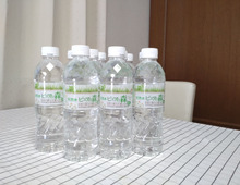 ズボラ主婦が考案した「発注カード」の使い方って?水&食品ストックのラクチン収納法♪【無印良品活用】