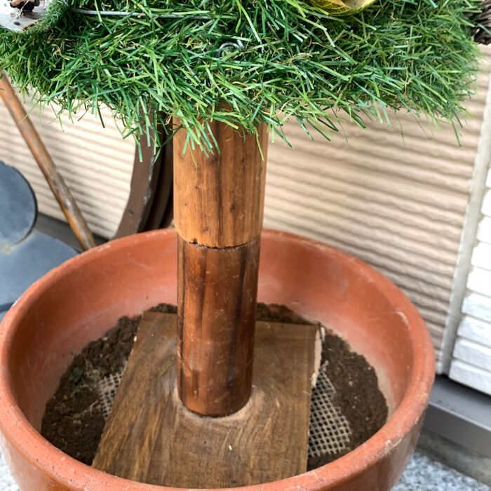 倒れないように土台は重く