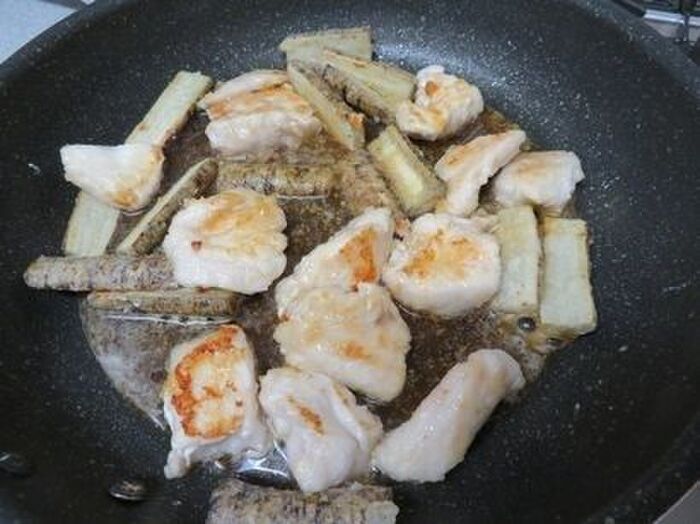 4.タレをからめる