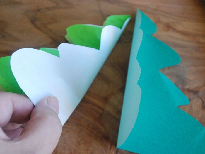 2枚を貼り合わせます