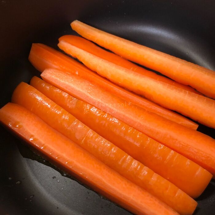 ②にんじんを焼く