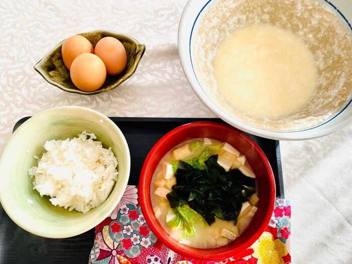すり鉢で擦ったとろろ飯たまりませんYO〜