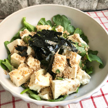 【水切り簡単!混ぜ合わせるだけ】肌荒れ解消☆春菊と豆腐の和風チョレギサラダ