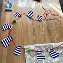 ダイソー商品と着れなくなった子供服で作る☆【クリスマスガーランド】