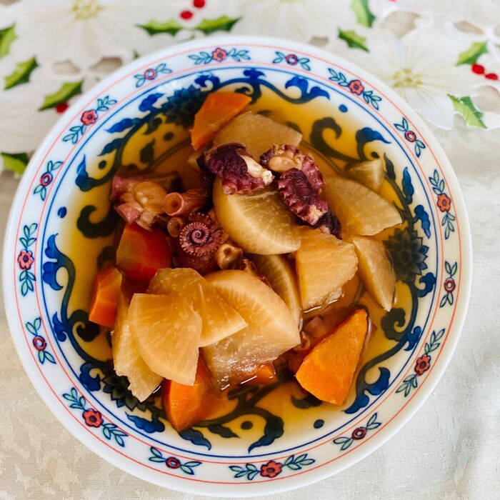 タコは煮ると別物!美味しさも違います🎶タコと大根の含め煮