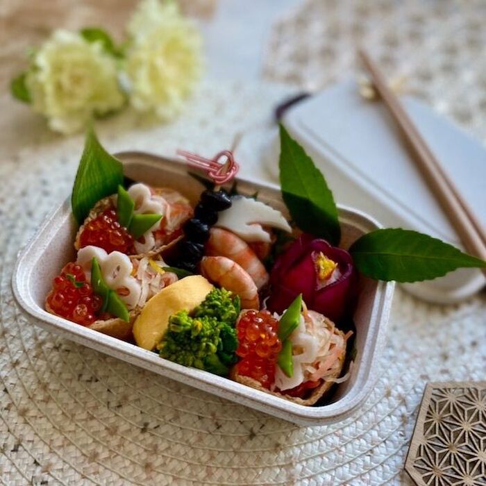 2022年初のお弁当は おせちのリメイク【紅白なますのいなり寿司弁当】