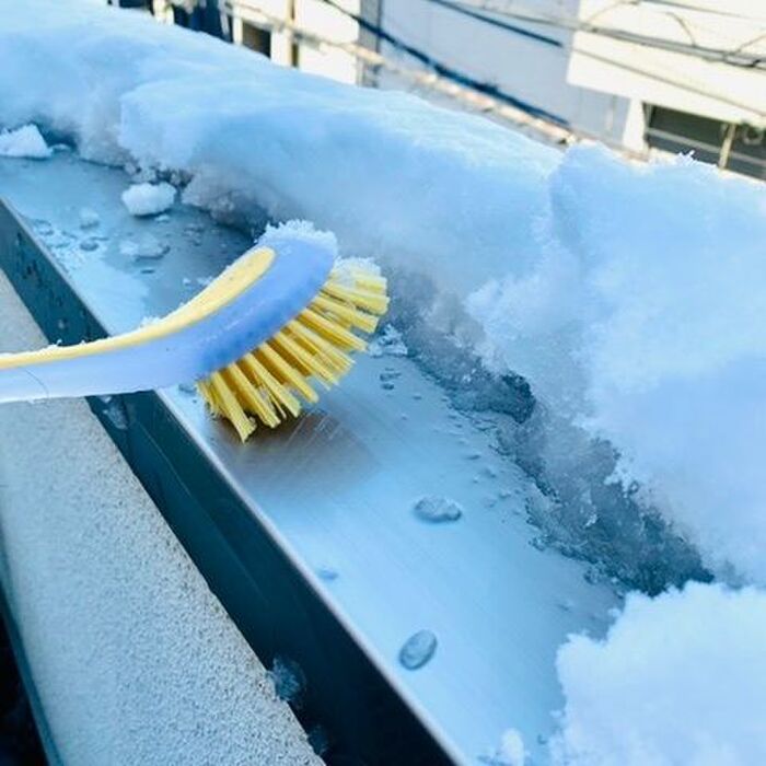 その雪、もったいない!!で、レッツ・ベランダ掃除!