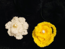 毛糸でブローチ!いつもの小物がグンと引き立ちますよ