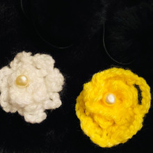 毛糸でブローチ!いつもの小物がグンと引き立ちますよ