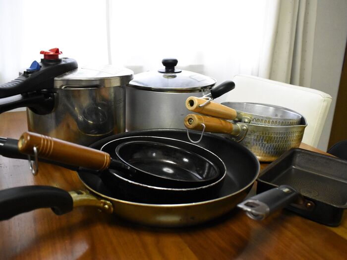 狭いキッチンの使いにくい…をスッキリ解決!思い込みを手放した転勤族の「フライパン、鍋の収納」