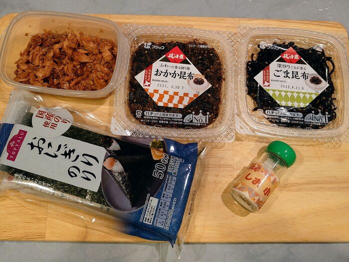 用意するのは、ご飯と具材