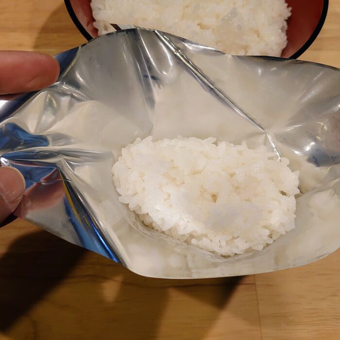 適量のご飯を入れて