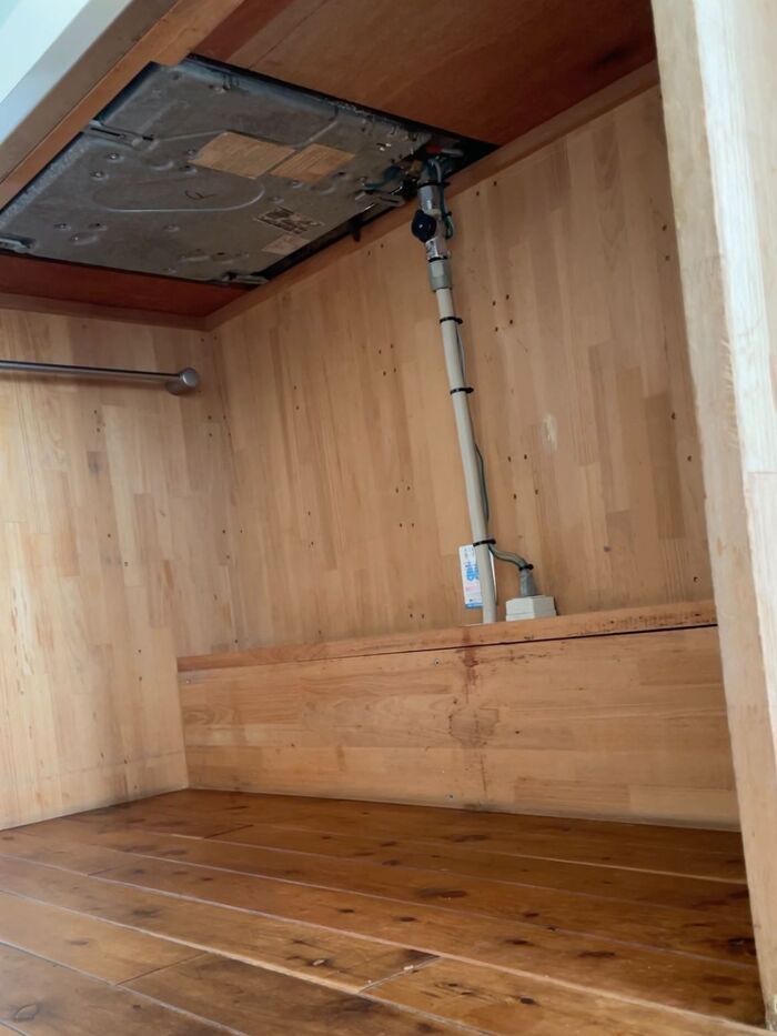 コンロ下はがらんどう空間