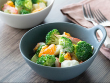 ブロッコリーと卵とカニカマのサラダ♪隠し味であとひく美味しさ