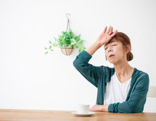 更年期あるある「私だけ汗だく...」はもう嫌!冬のホットフラッシュ対策を薬剤師が解説