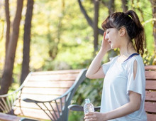 なんだか疲れやすいのは更年期の「かくれ貧血」かも…。改善法を薬剤師が解説