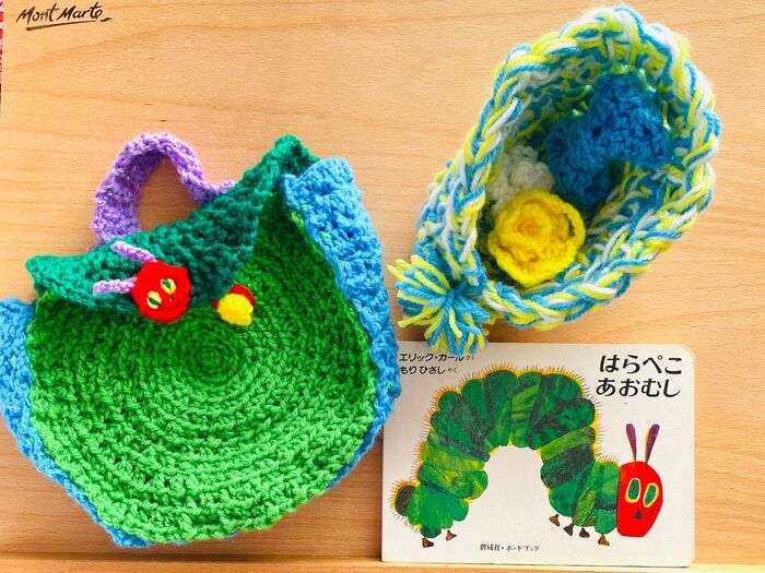 お出かけに便利!カラフル毛糸ではらぺこあおむしの絵本バック
