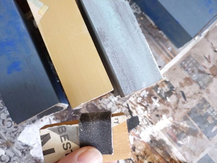 切り口を紙やすりで整えて下さい。