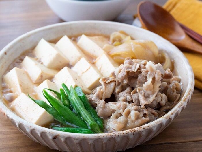 豚ばらの肉豆腐♪くったり玉ねぎとボリュームお肉!