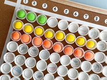 ペットボトルのキャップ100個で♪おうちで作る算数ボード