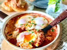 忙しい朝に!オシャレ可愛い朝ごはん!スパイスの風味のトマトソースにトロ〜リ卵【シャクシュカ】
