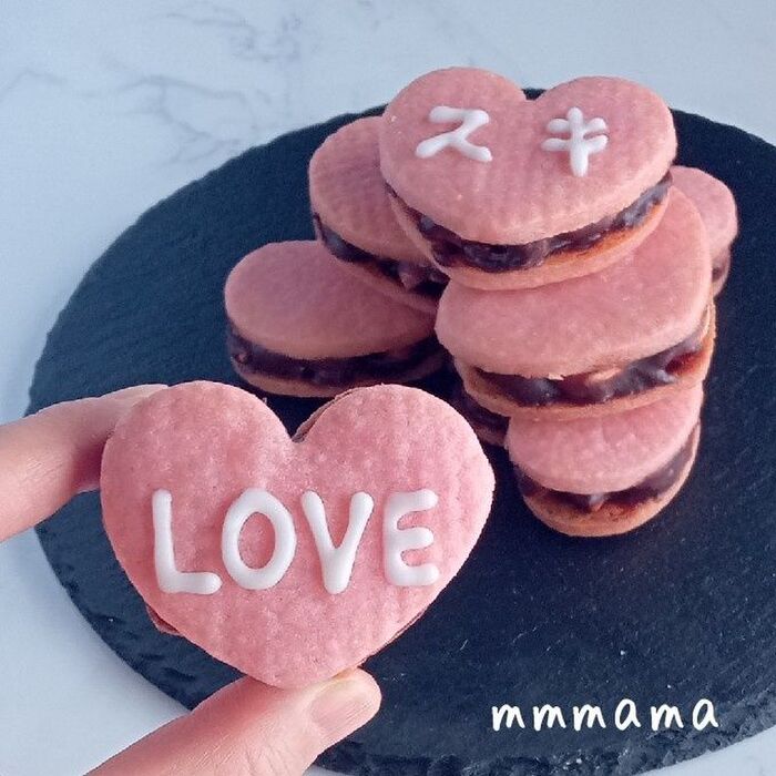 【100均】メッセージ入り生チョコサンドいちごクッキー