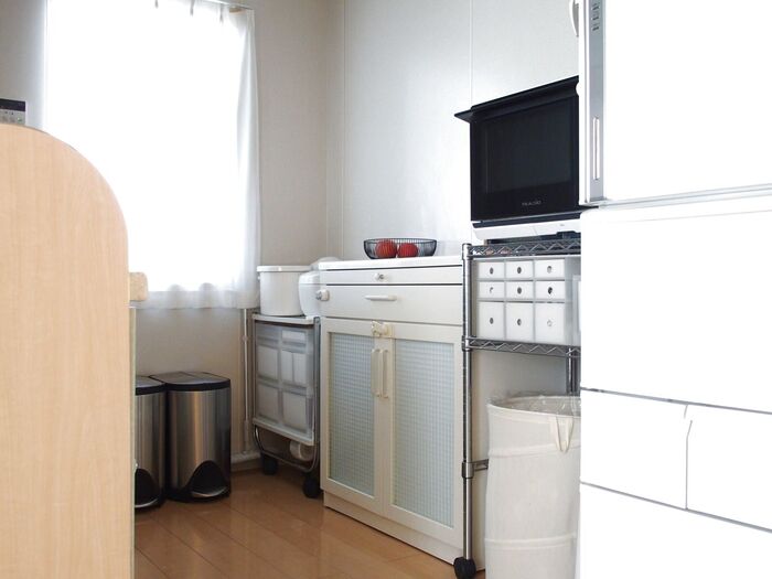 すっきりキッチンのコツは、同色効果をあなどらないこと