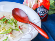 「飽きた」を解決!クリームシチューの味変はタバスコ一択