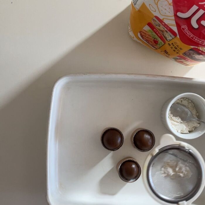 小麦粉をふりかける