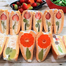 萌え断!!ふわふわ♪ジューシー♪フルーツサンド♪シフォン生地で格別のおいしさ