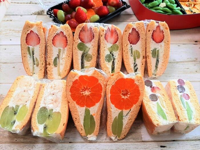 萌え断!!ふわふわ♪ジューシー♪フルーツサンド♪シフォン生地で格別のおいしさ