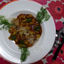 Gnocchi di colza alla bolognese 菜の花のニョッキ・ボロネーゼ