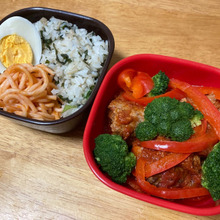 エノキわかめごはん&トマトバーグ弁当