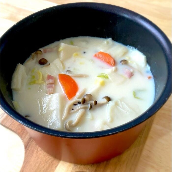 お餅入り♡白菜の豆乳スープ