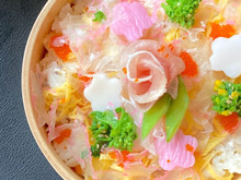 可愛いちらし寿司🌸ひらひらふわふわのトッピングは何??