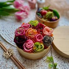 ハートはないけれど感謝を込めてボックスフラワー風バレンタイン弁当!