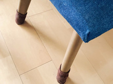 椅子の靴下、すぐ脱げちゃう…ならこれをちょい足し!