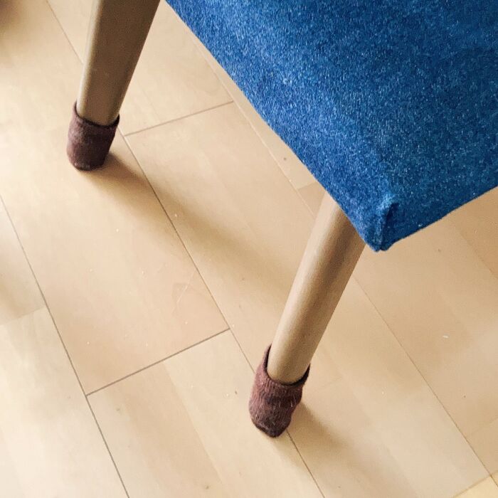 椅子の靴下、すぐ脱げちゃう…ならこれをちょい足し!